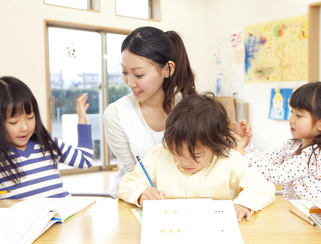 もう4時だ。子供のお迎え 帰りましょ♪
  女性の方必見！「お昼間タクシー」